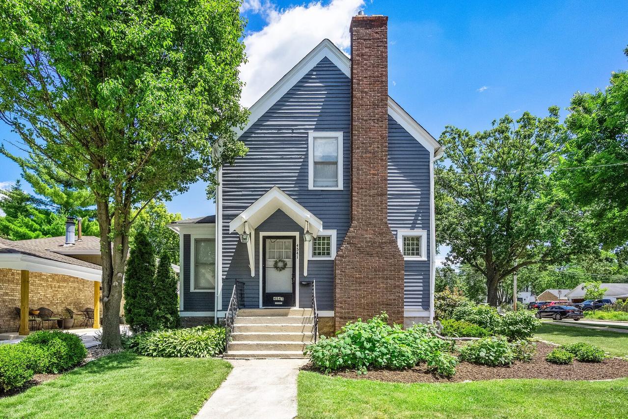 4541 Forest Ave., Downers Grove, IL 60515