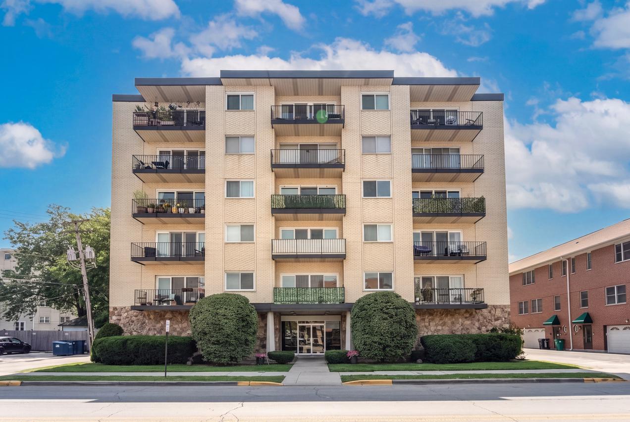 7314 Randolph St. #5B, Forest Park, IL 60130
