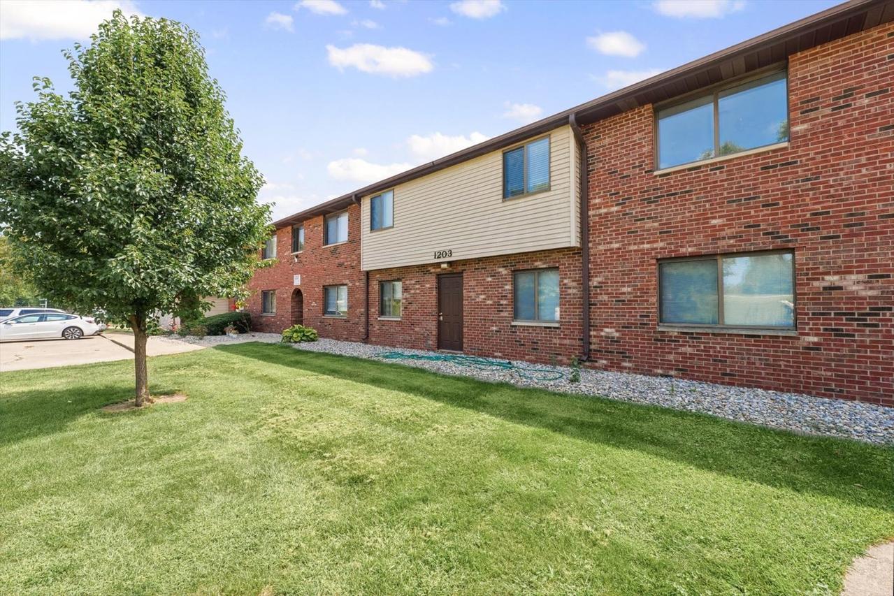 1203 Clifford Dr. #7, Urbana, IL 61802