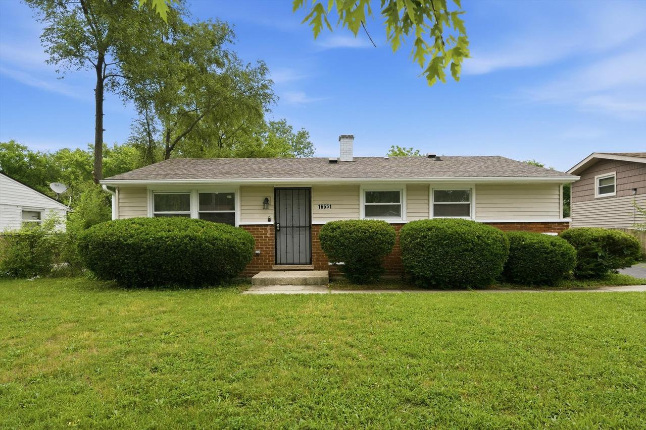 16551 Plymouth Dr., Markham, IL 60428