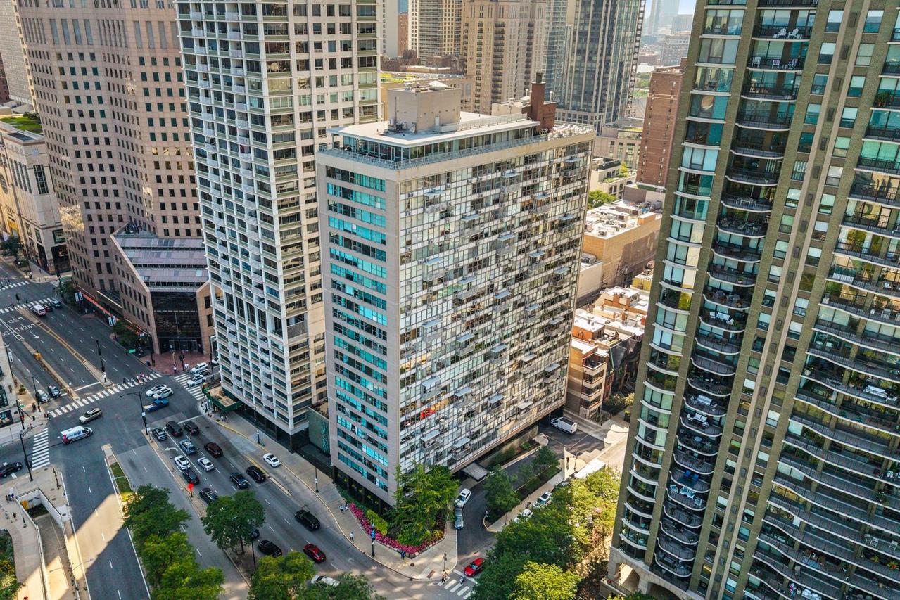 1000 N Lake Shore Dr. #1709, Chicago, IL 60611