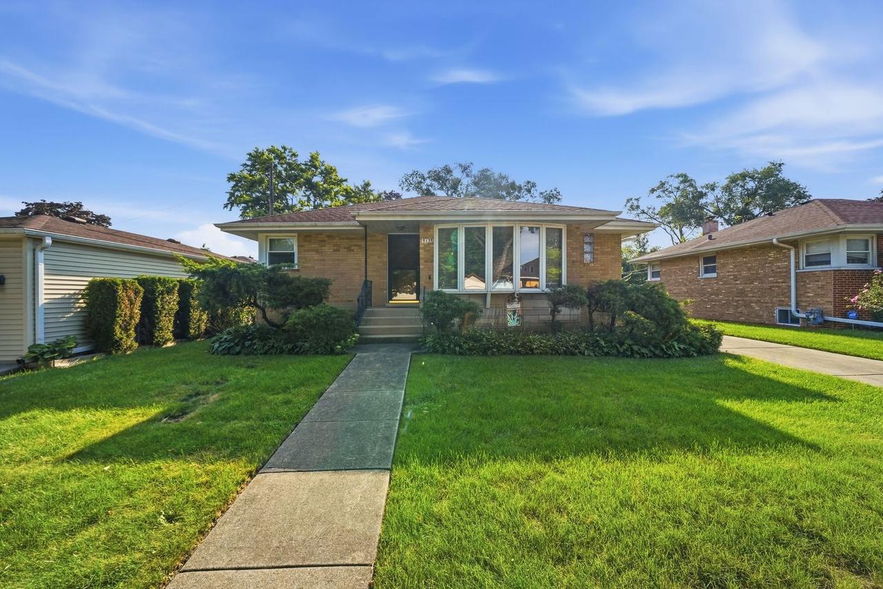 9135 Cherry Ave., Morton Grove, IL 60053