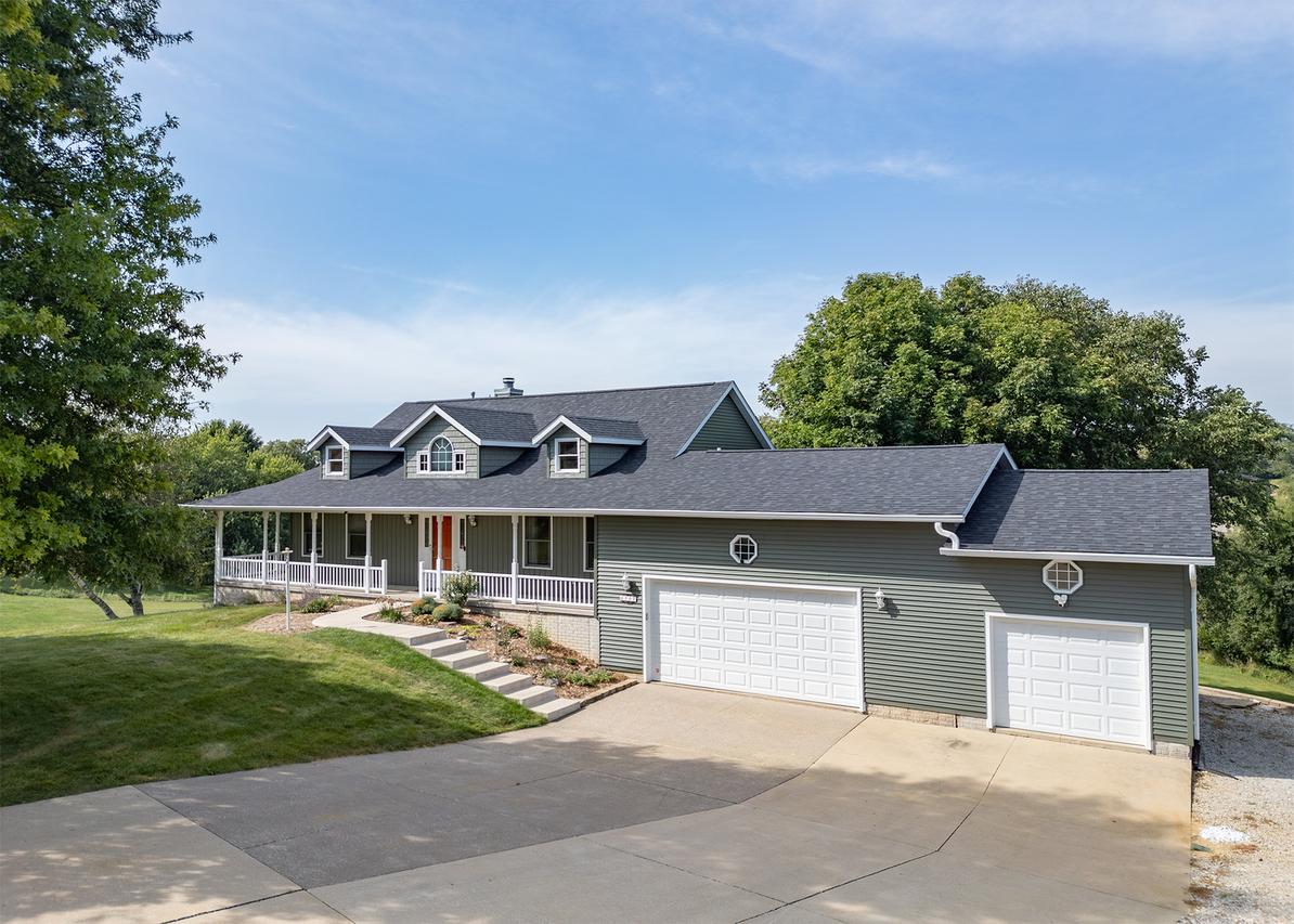 906 Ridgeview Ct., Sherrard, IL 61281