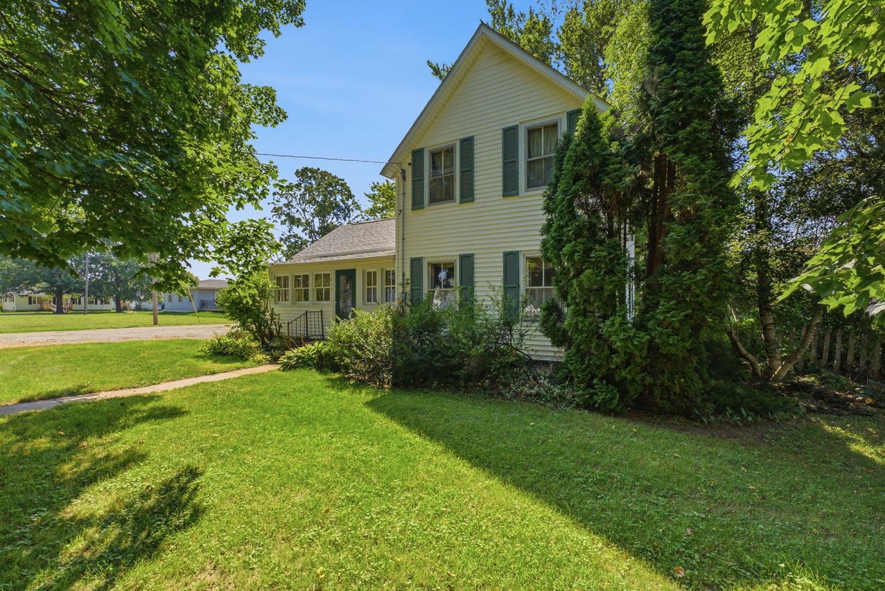 615 Sycamore St., New Windsor, IL 61465