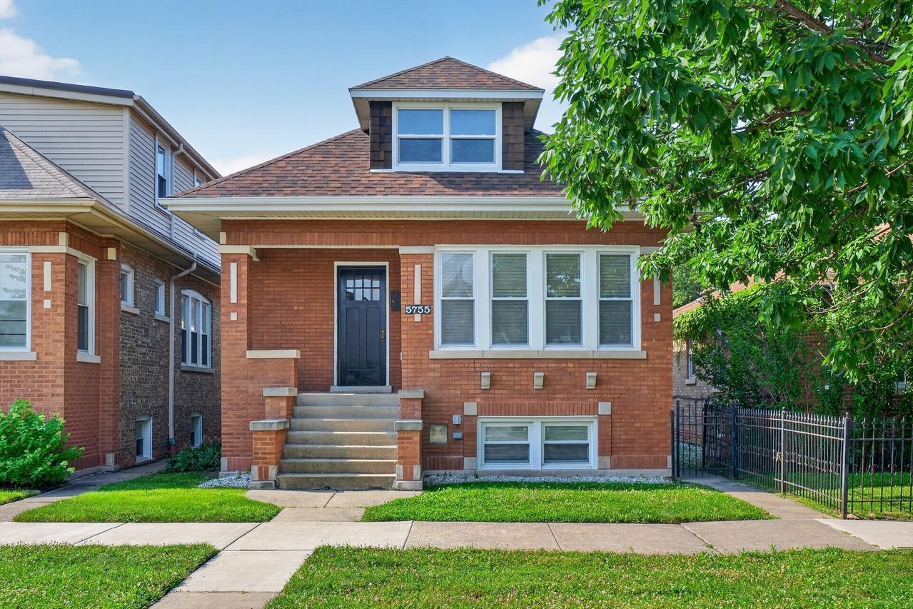 5755 W Eddy St., Chicago, IL 60634
