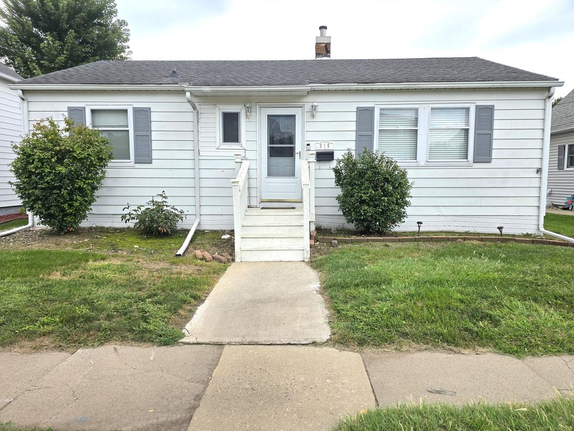 918 14th Ave., Fulton, IL 61252