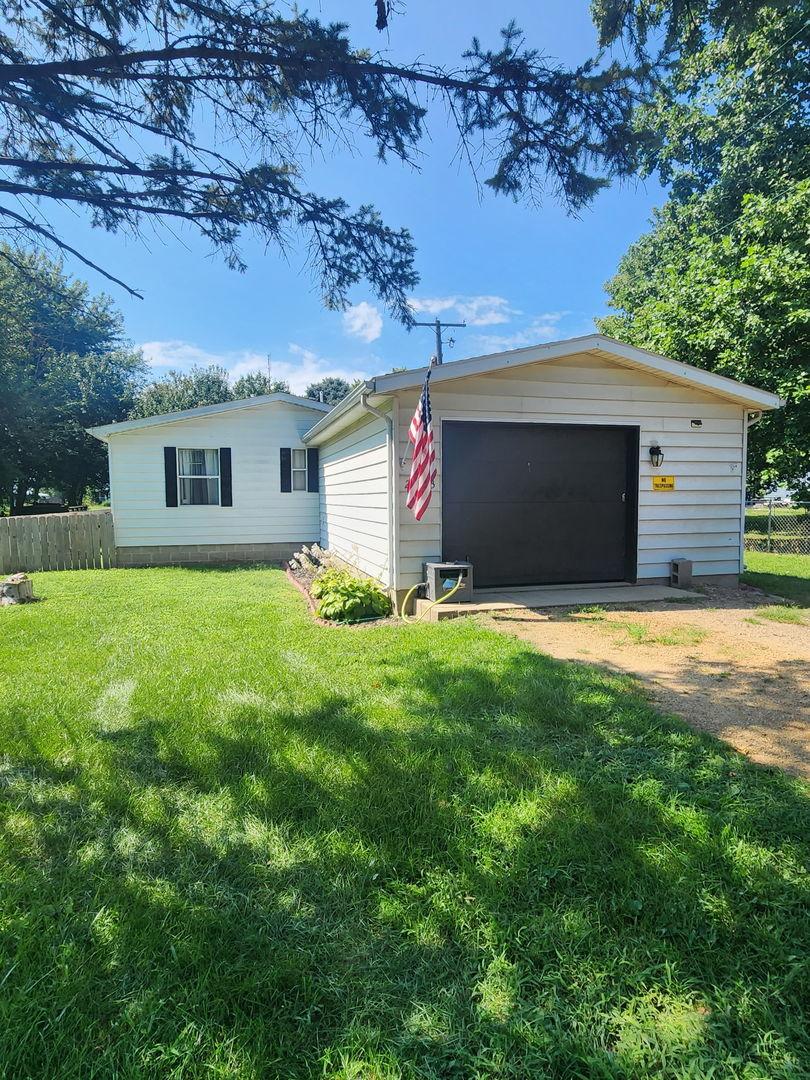 24653 2035 East St., Kasbeer, IL 61328