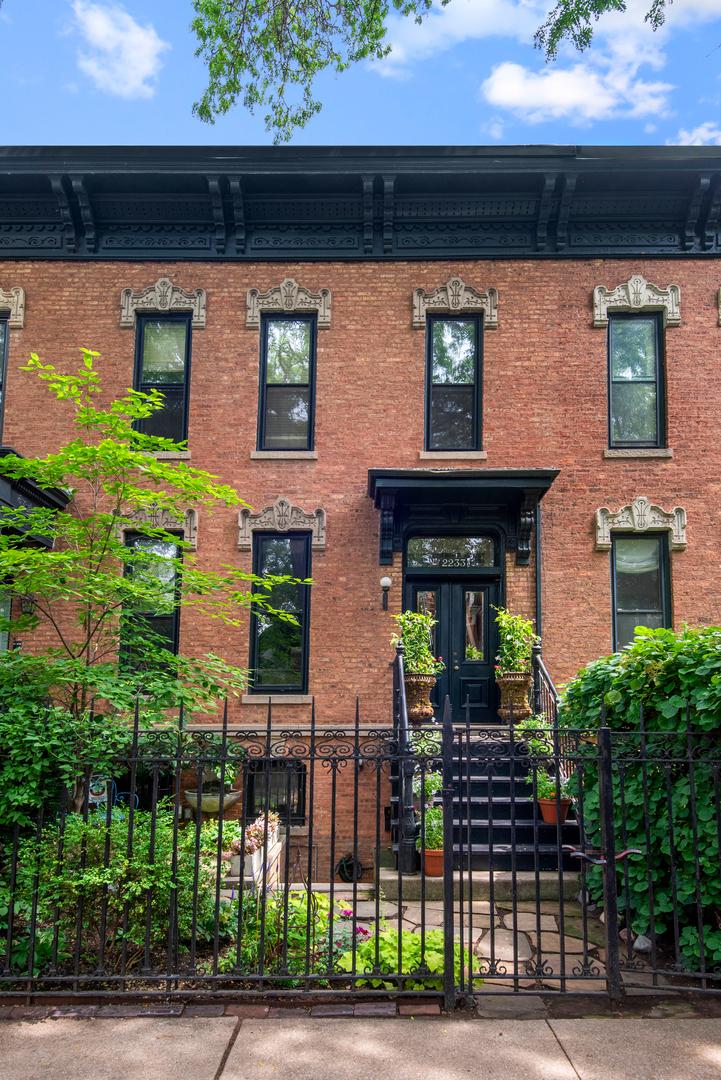 2233 N Burling St., Chicago, IL 60614