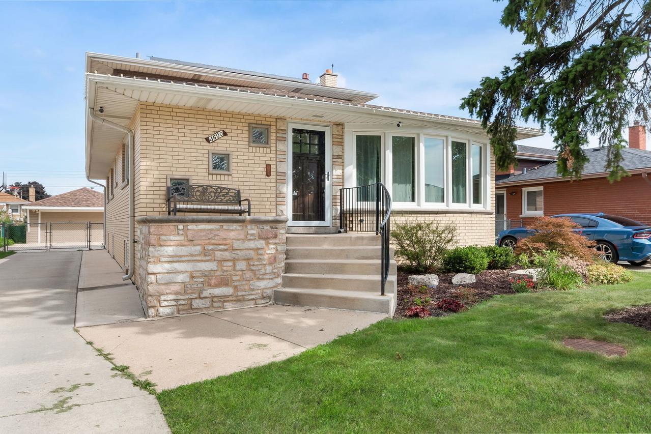 4600 W 101st St., Oak Lawn, IL 60453