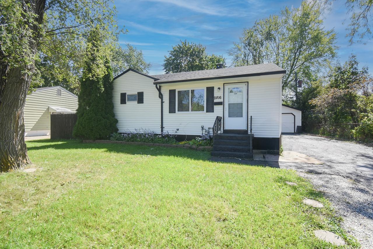 2816 Osage Cir., Waukegan, IL 60087