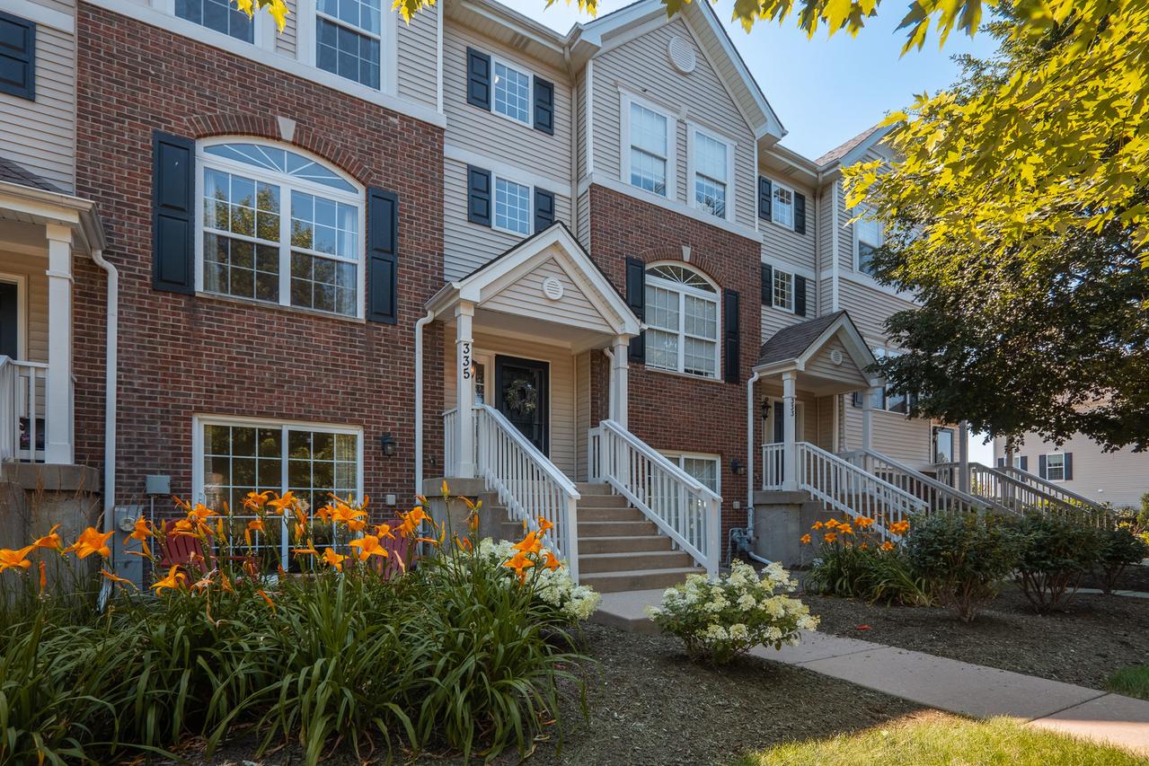 335 Lakeshore Dr., Oswego, IL 60543
