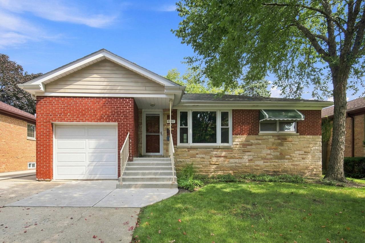 7707 N Nora Ave., Niles, IL 60714