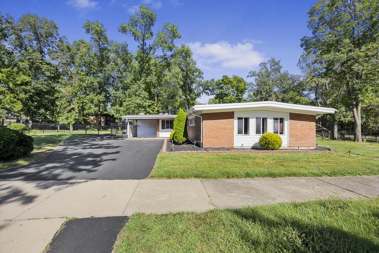 52 Blackhawk Dr., Park Forest, IL 60466