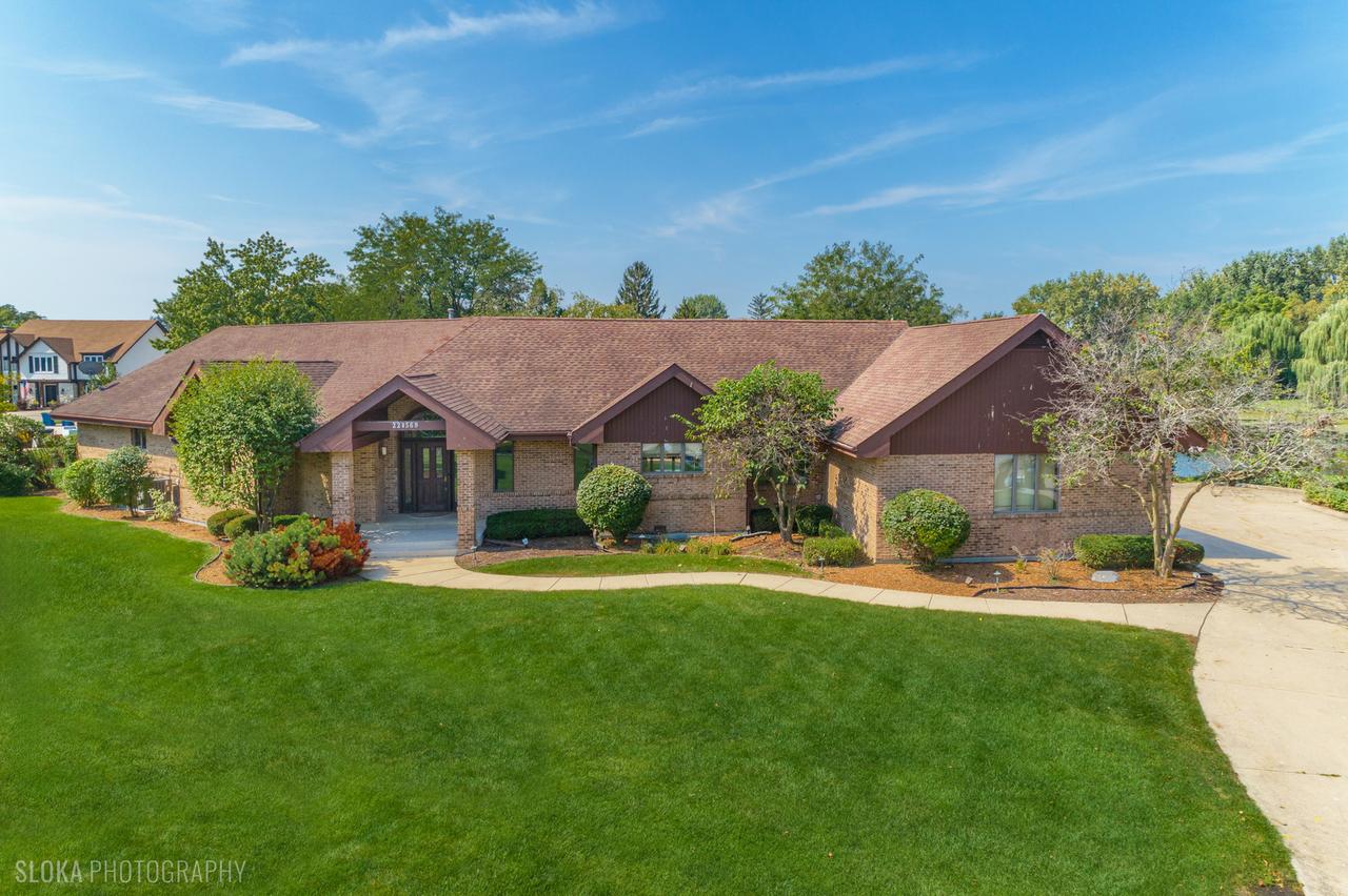 22W569 Glen Ct., Medinah, IL 60157