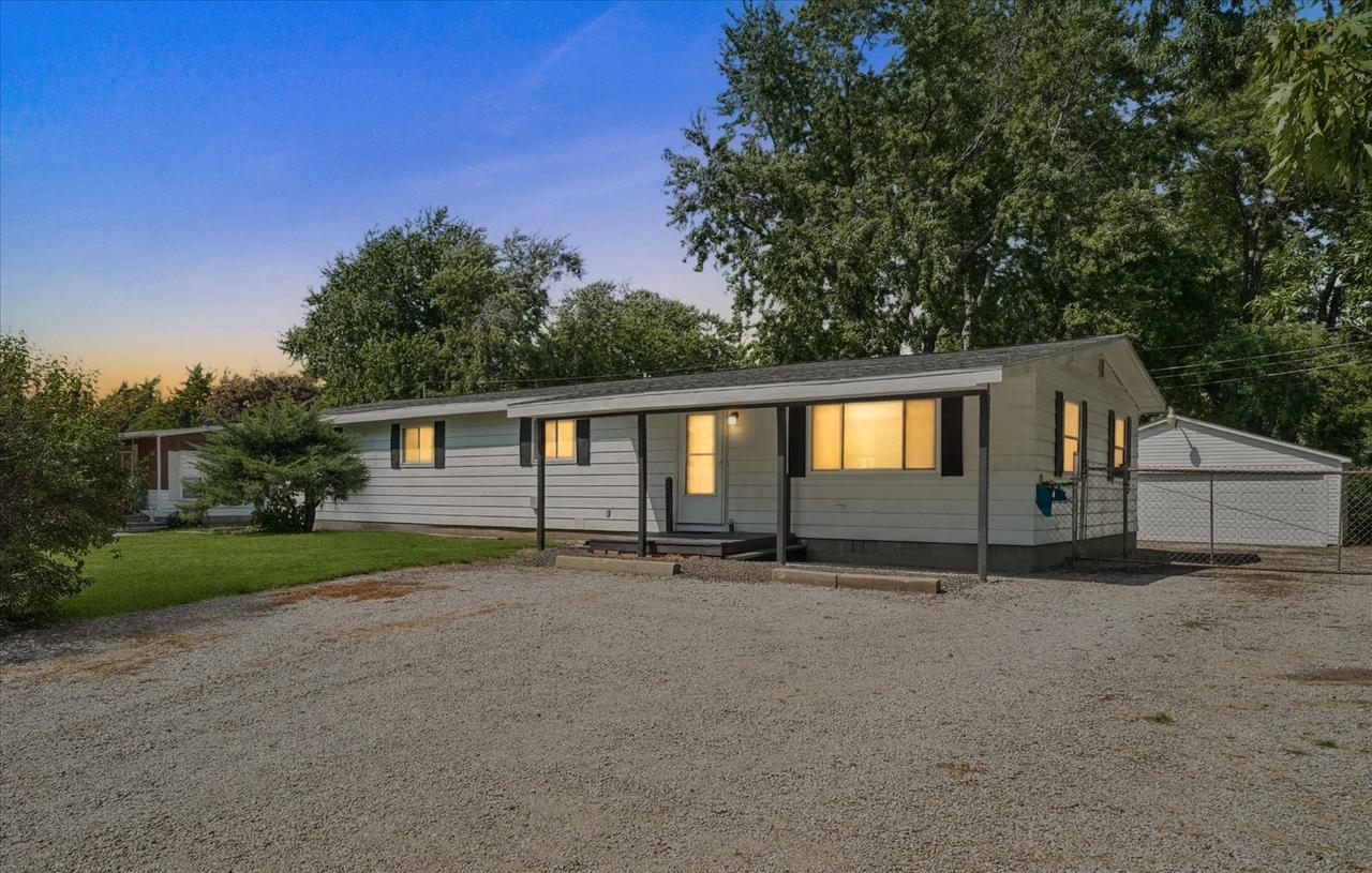 702 W Park St., Thomasboro, IL 61878