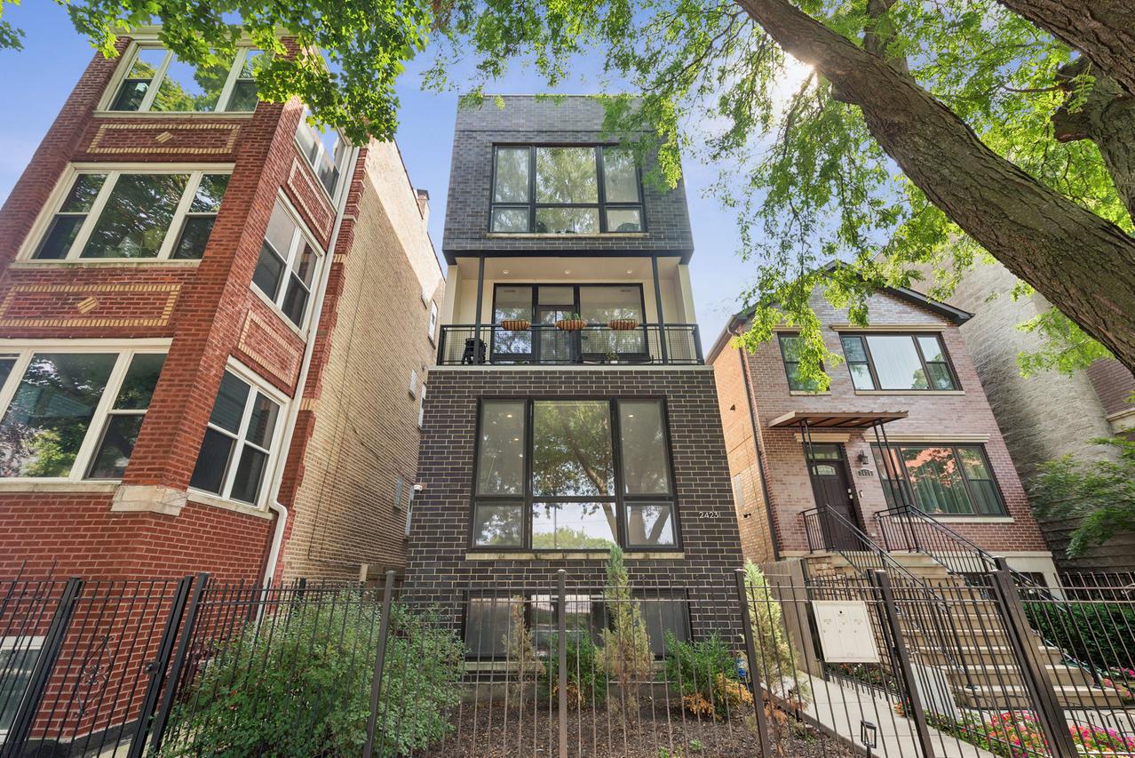 2423 W Rice St. #1, Chicago, IL 60622