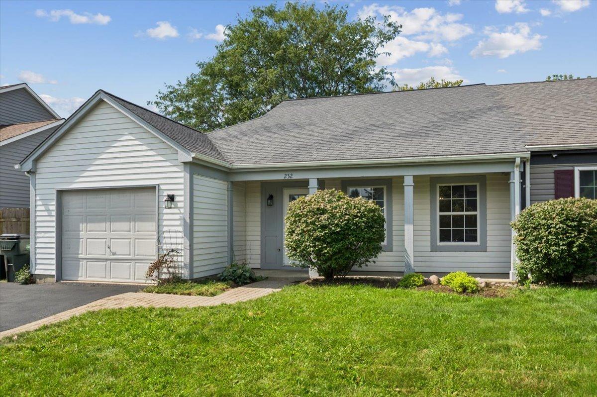 232 Dunton Ct., Mundelein, IL 60060