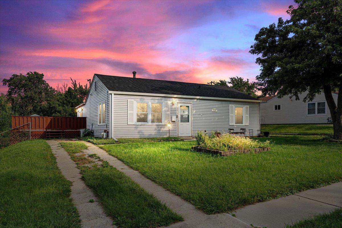 1714 Burry Circle Dr., Crest Hill, IL 60403