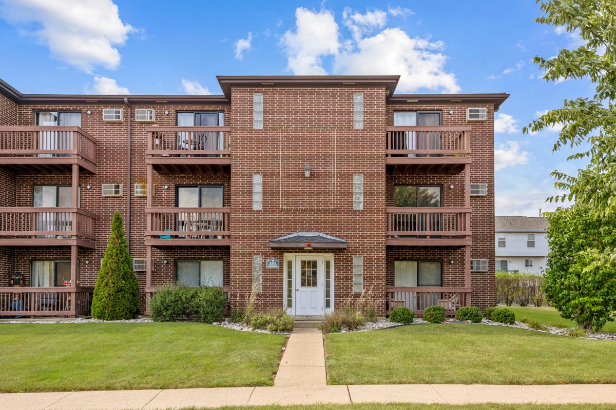 1110 Cedar St. #3B, Glendale Heights, IL 60139