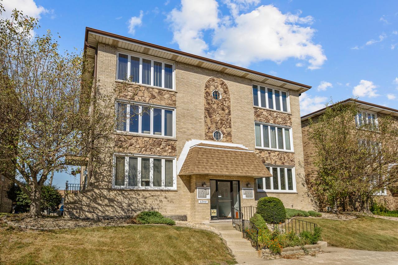 6244 S Newland Ave. #3S, Chicago, IL 60638