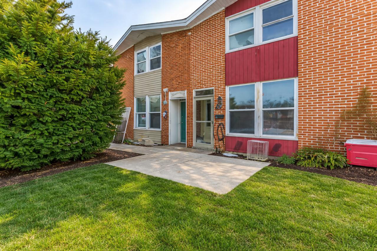 1370 Fargo Ave. #E, Des Plaines, IL 60018