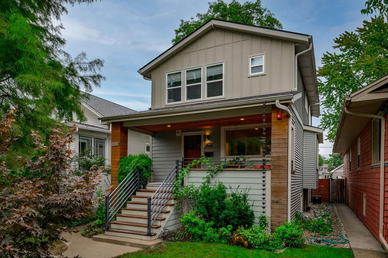 1154 S Elmwood Ave., Oak Park, IL 60304