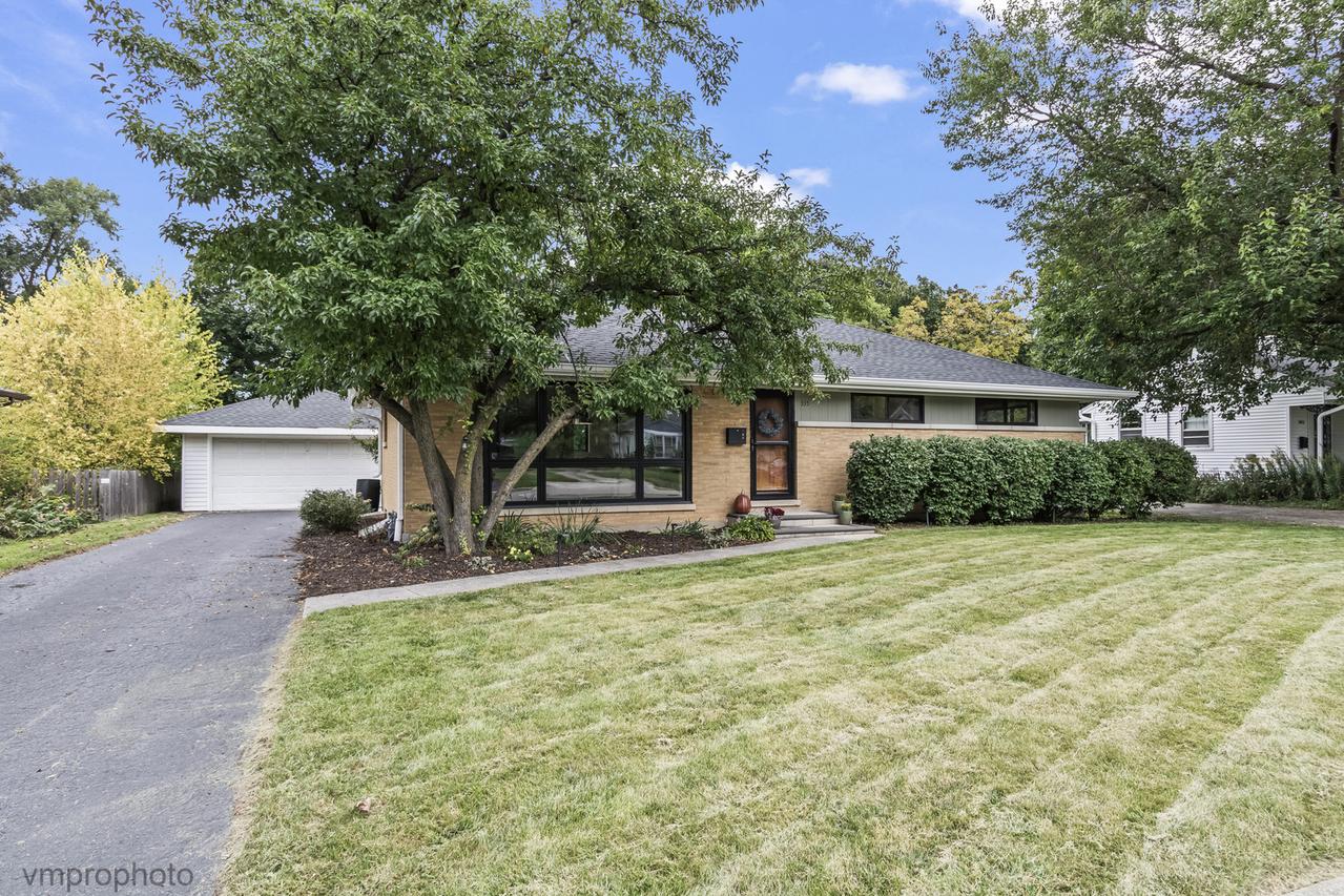 335 S Slusser St., Grayslake, IL 60030