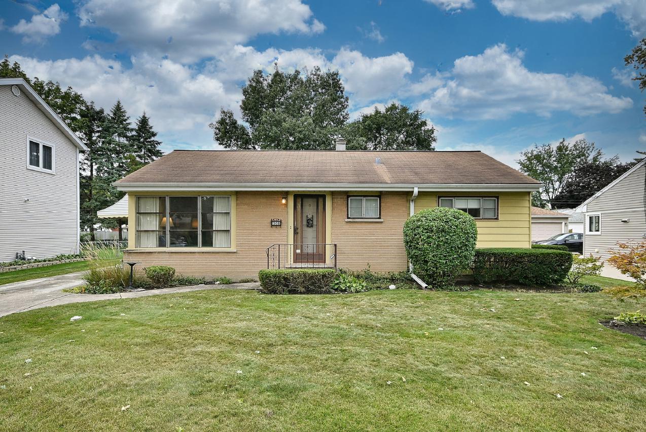 1308 Margret St., Des Plaines, IL 60018