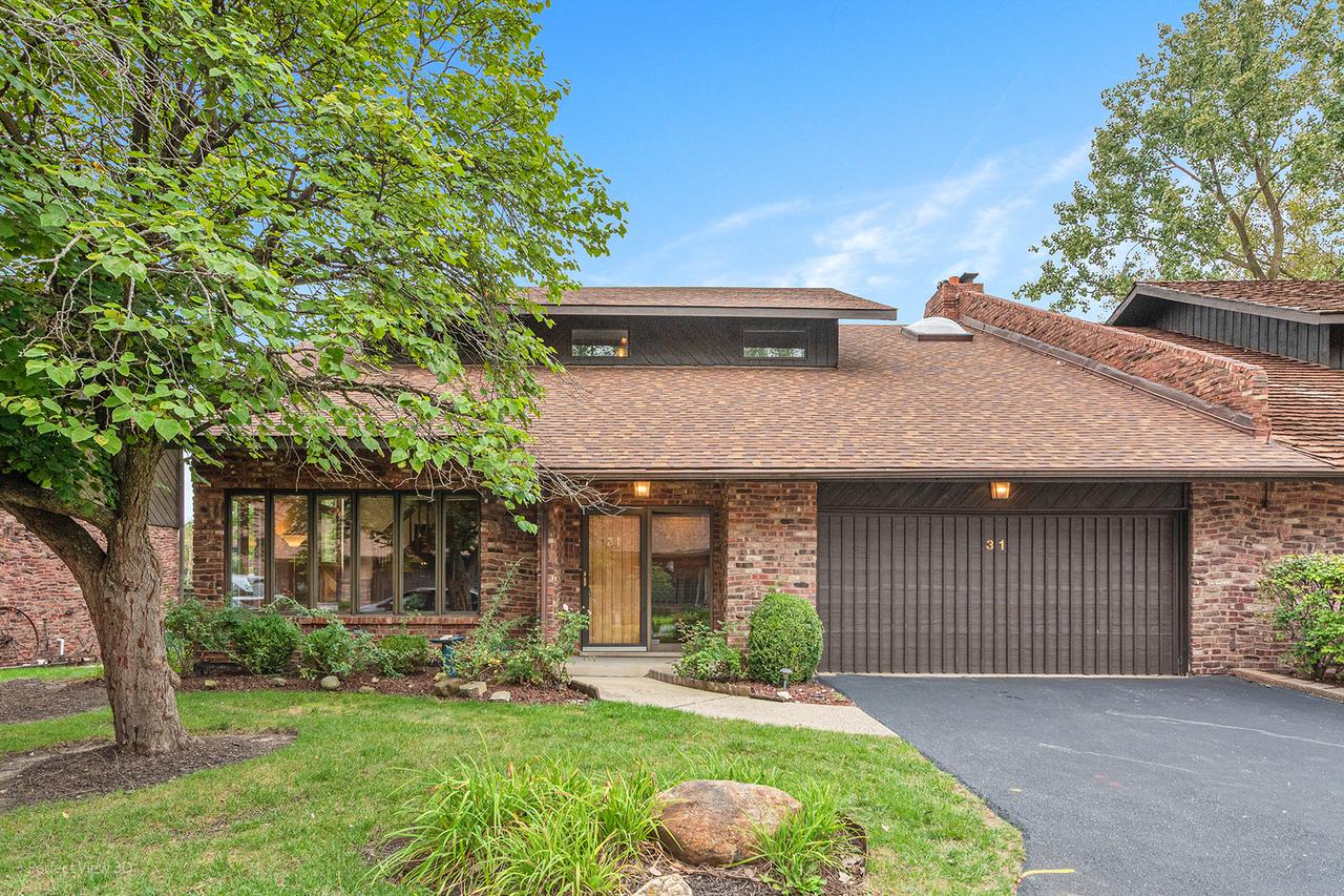 31 Lucas Dr., Palos Hills, IL 60465