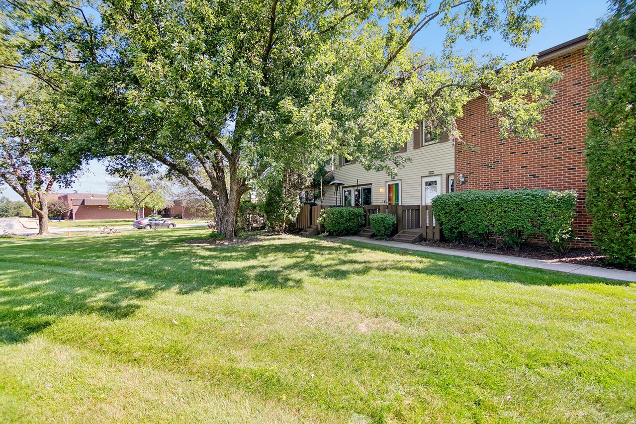 7744 W Jefferson Ct. #16, Frankfort, IL 60423