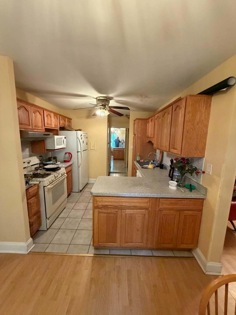 916 E Old Willow Rd Rd. #102, Prospect Heights, IL 60070