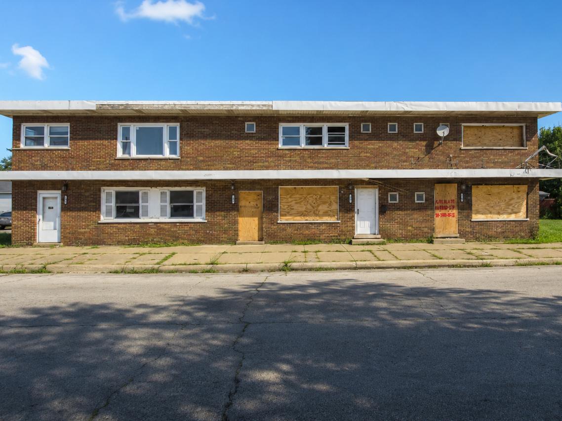 24 Memorial Dr., Calumet City, IL 60409