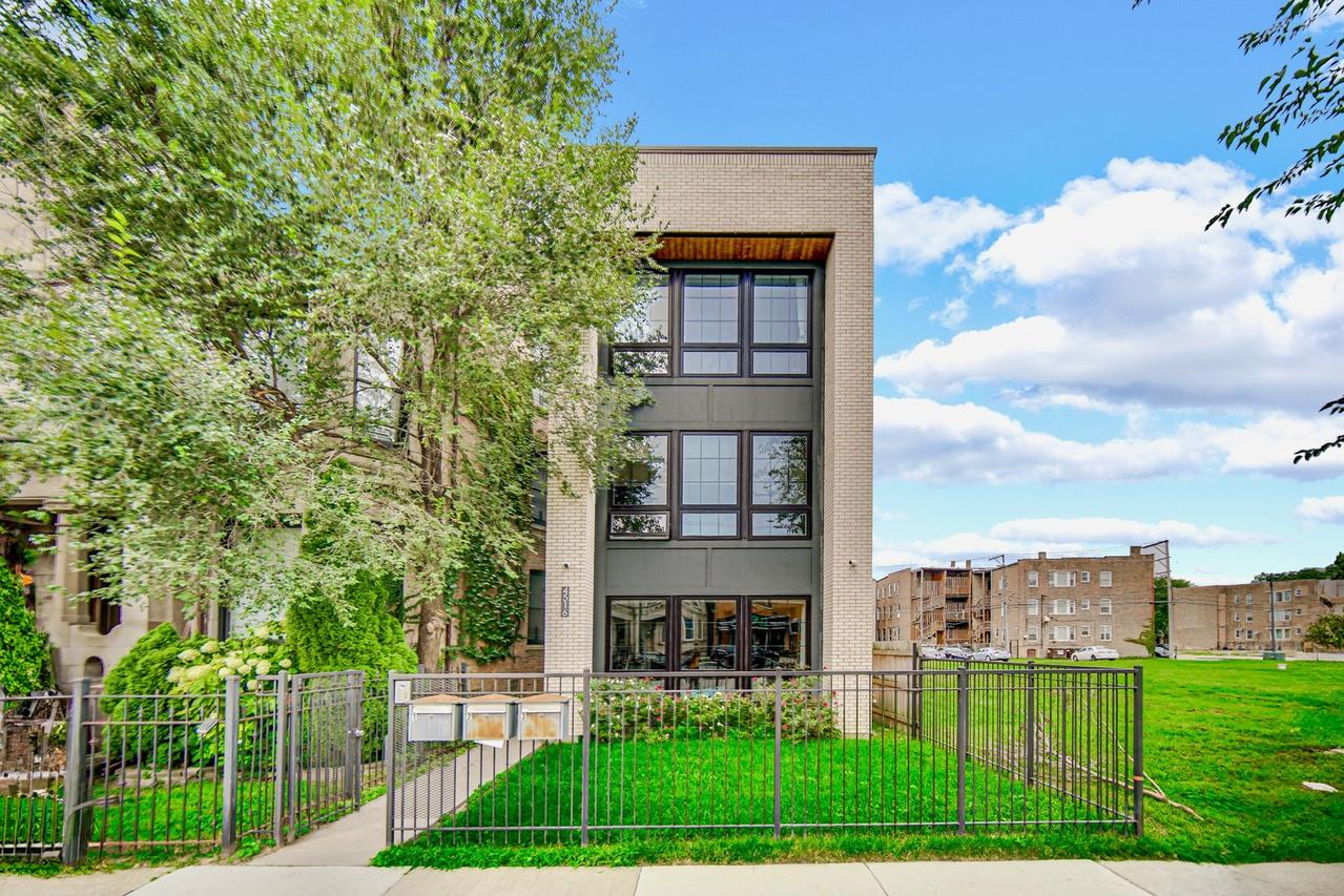 4516 S Indiana Ave. #2, Chicago, IL 60653