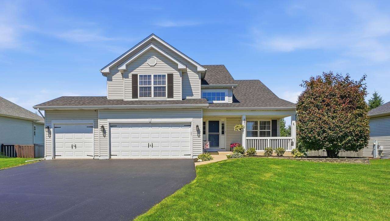 2213 Roaring Creek Dr., Aurora, IL 60503