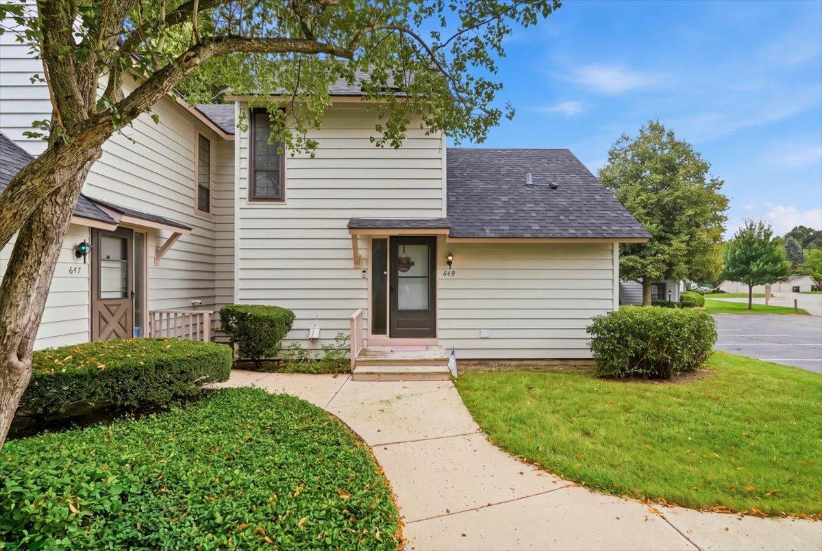 649 Beth Ct., Gurnee, IL 60031