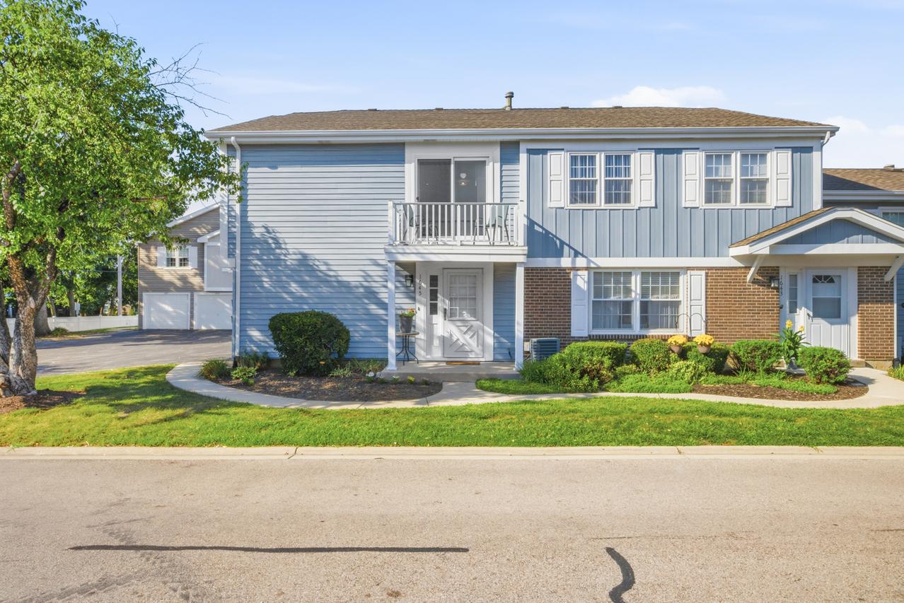 1645 Timber Tr. #D, Wheaton, IL 60189