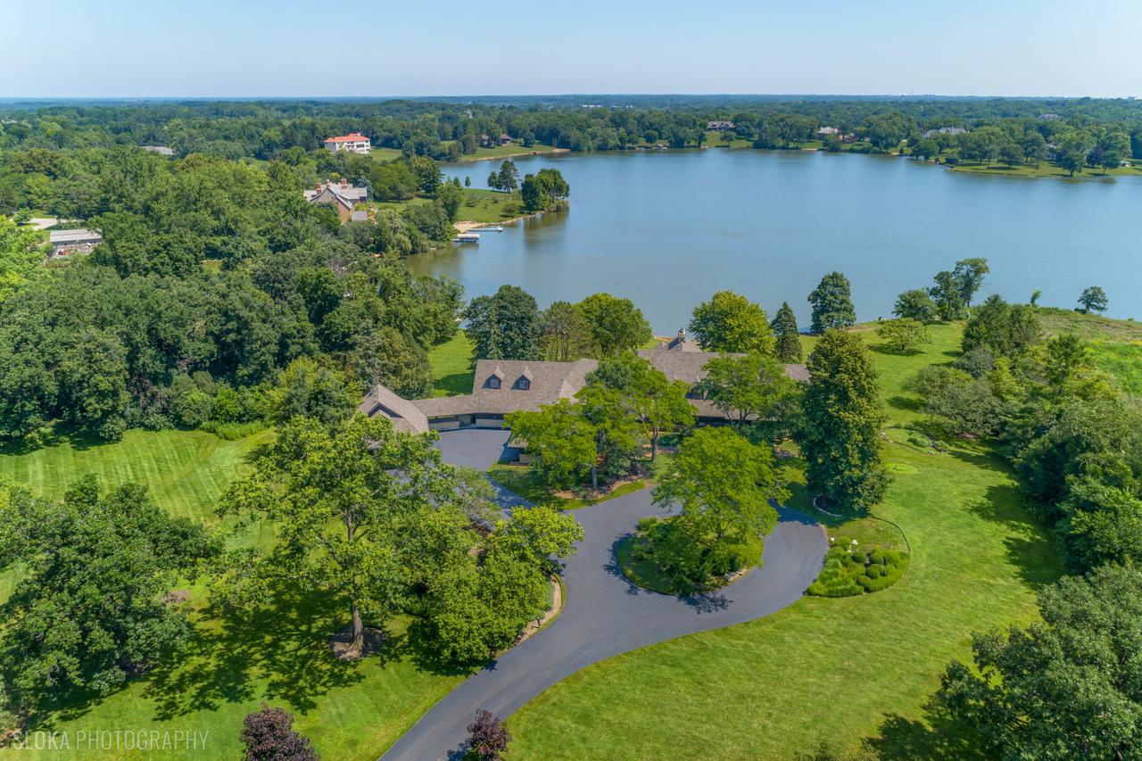 82 Hawley Woods Rd., Barrington Hills, IL 60010