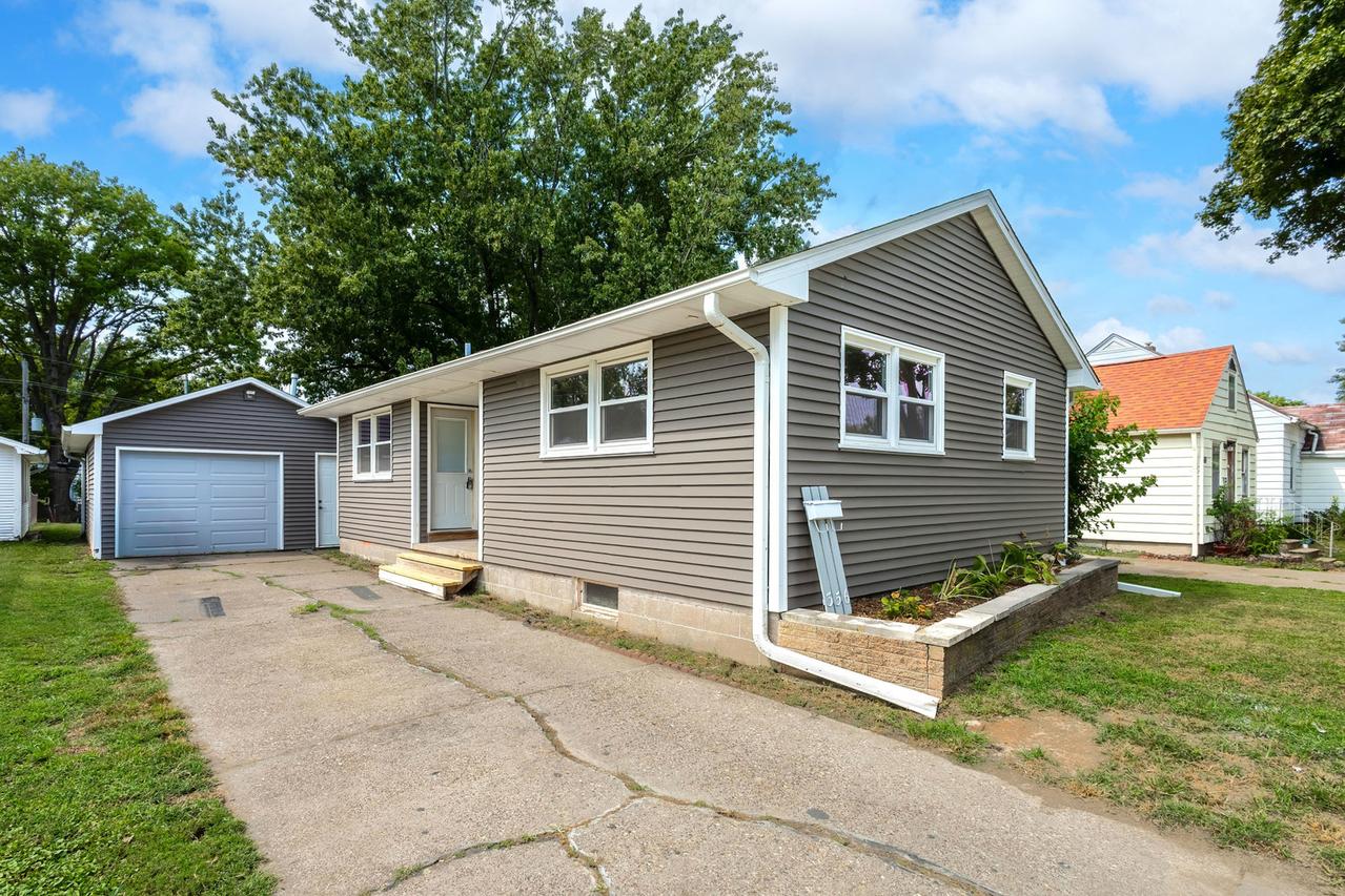 356 16th St., Silvis, IL 61282