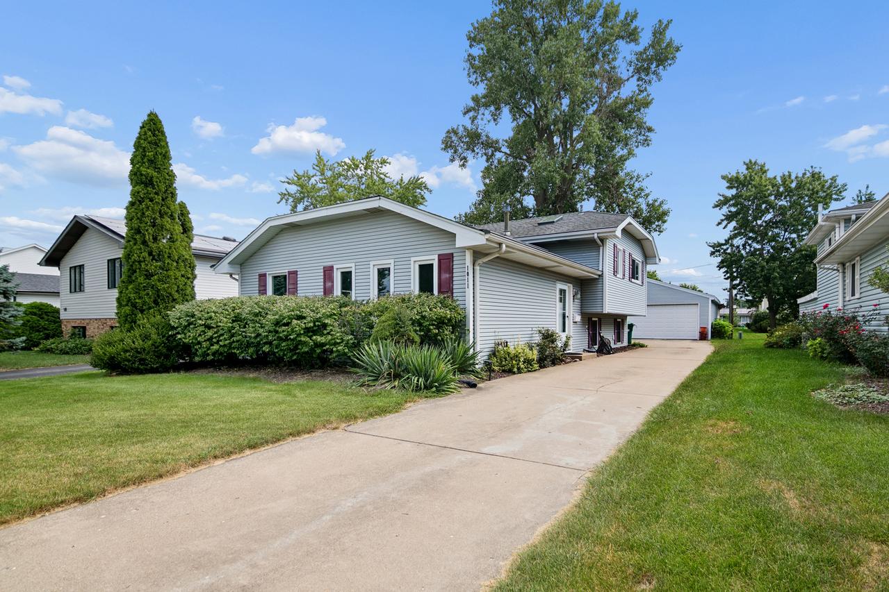 1011 Florence St., Lemont, IL 60439