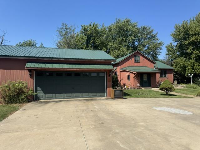 1170 N 1st Rd., Dana, IL 61321