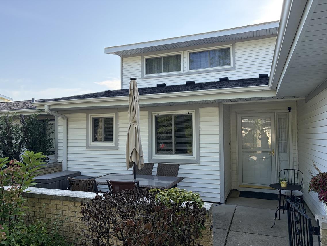 1125 Taunton Ct., Schaumburg, IL 60193