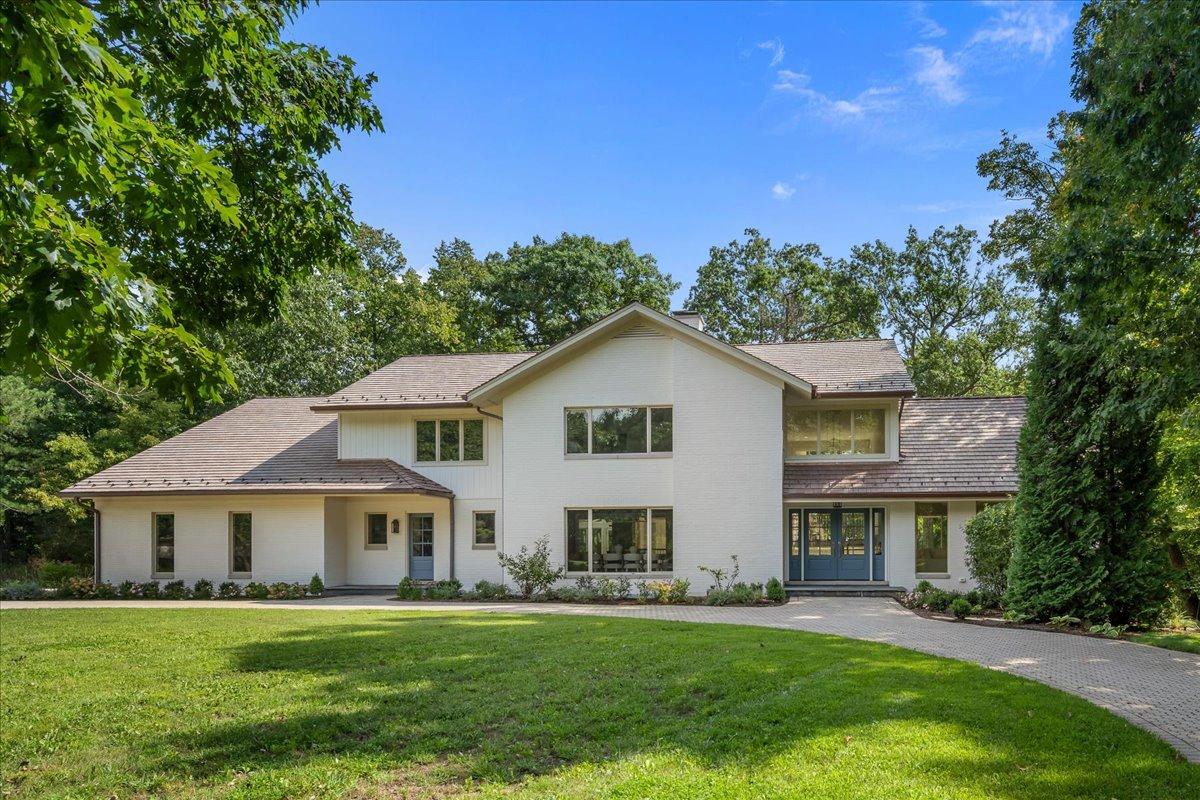 1221 Loch Ln., Lake Forest, IL 60045