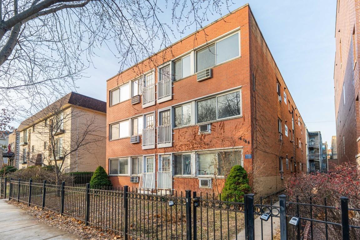 4044 N California Ave. #201, Chicago, IL 60618