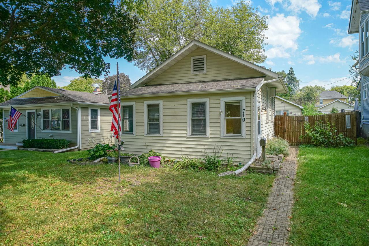 710 Glidden Ave., Dekalb, IL 60115