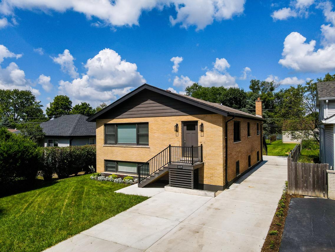 1009 Highland Ave., Wauconda, IL 60084