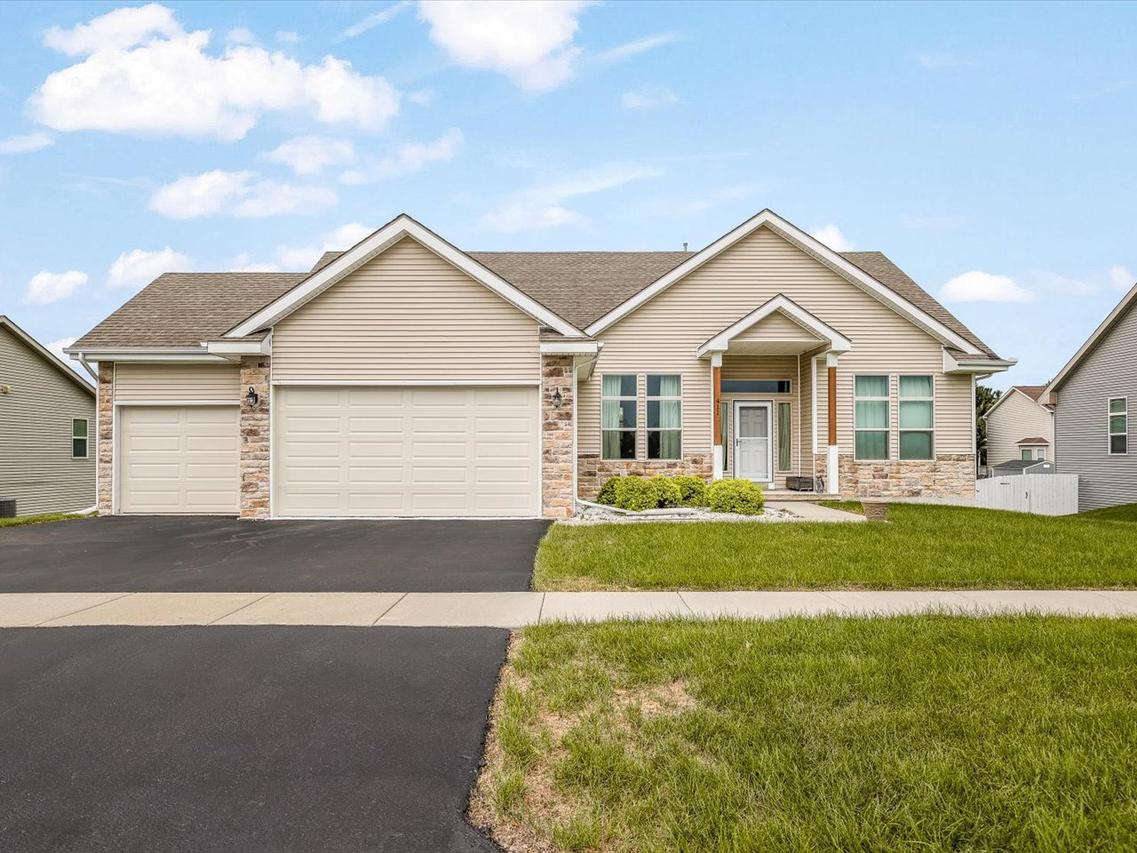 411 Hughes Pkwy., Poplar Grove, IL 61065