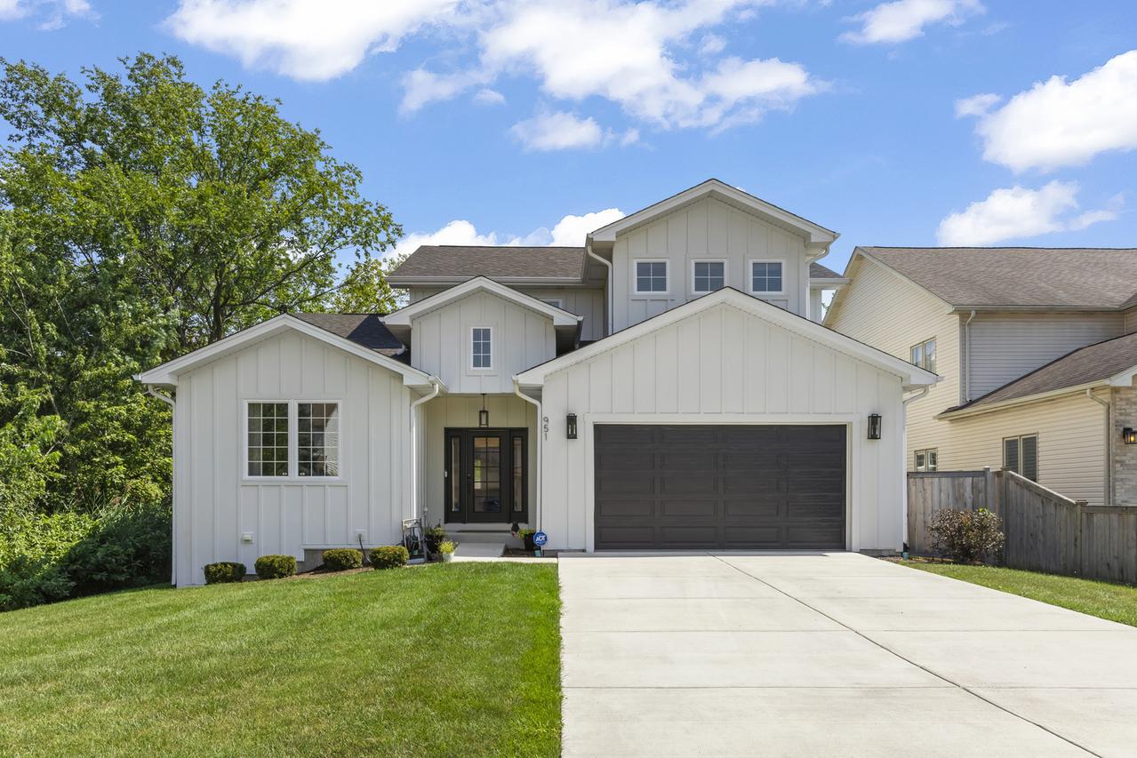 951 N Harvard Ave., Villa Park, IL 60181