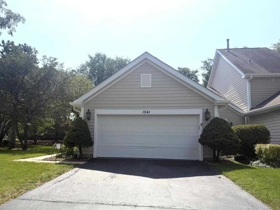 1541 Stevens Dr., Schaumburg, IL 60173