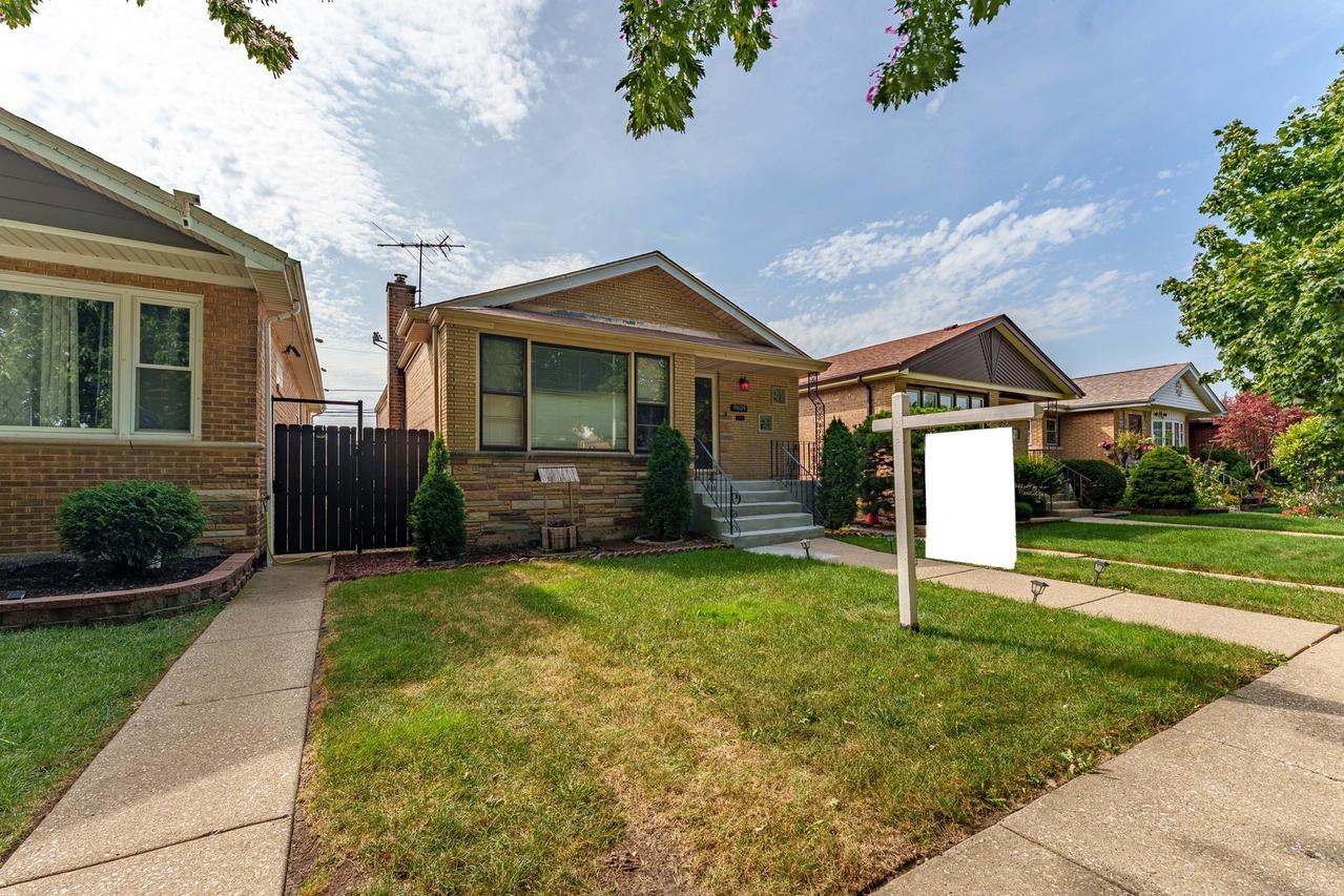 8624 S Kostner Ave., Chicago, IL 60652