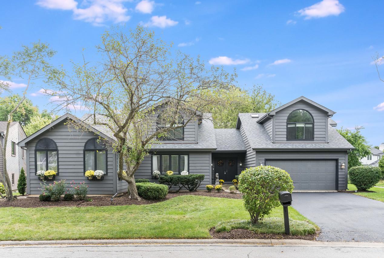 1923 Hillside Ln., Lisle, IL 60532